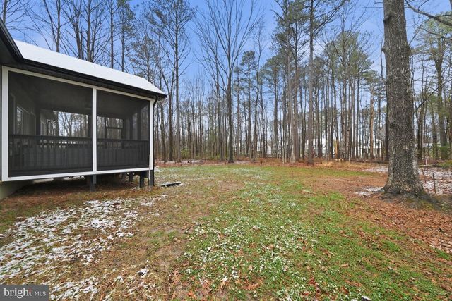 107 PINEWOOD LN, Colonial Beach, VA 22443