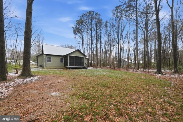 107 PINEWOOD LN, Colonial Beach, VA 22443