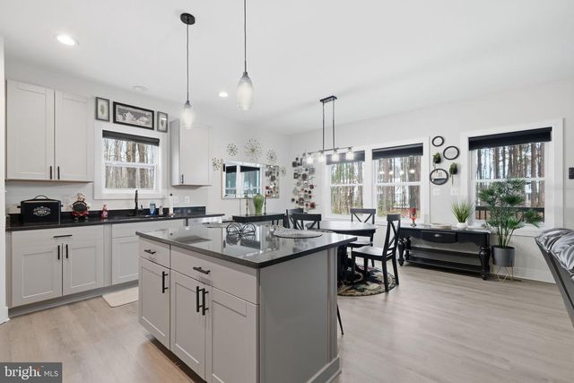 107 PINEWOOD LN, Colonial Beach, VA 22443