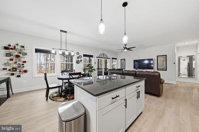 107 PINEWOOD LN, Colonial Beach, VA 22443