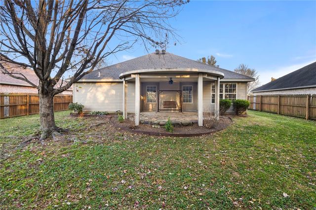 1802 SW E Street, Bentonville, AR 72712