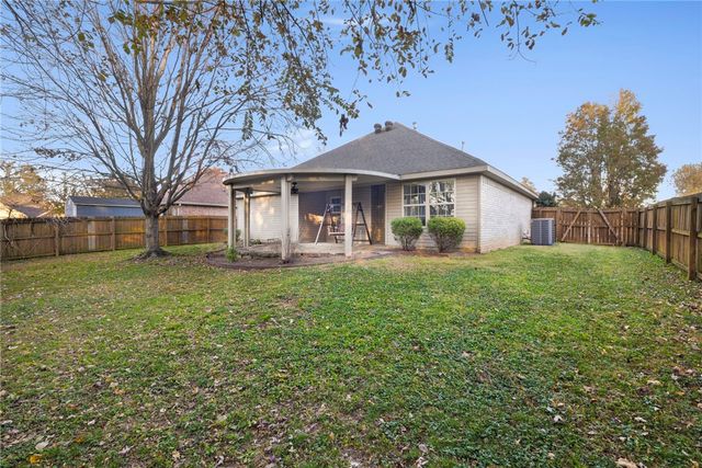 1802 SW E Street, Bentonville, AR 72712