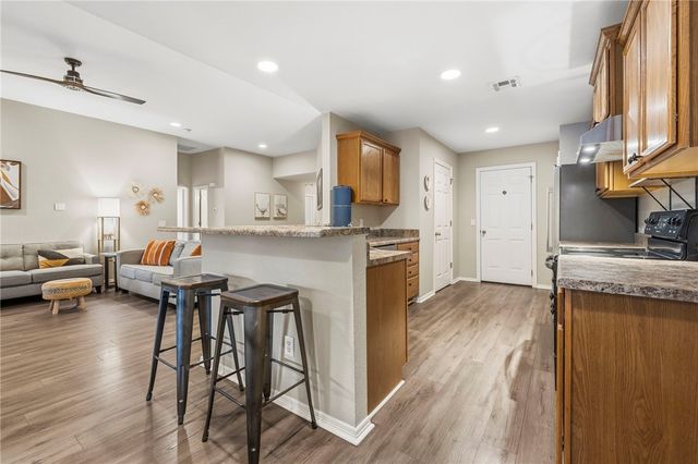 1802 SW E Street, Bentonville, AR 72712