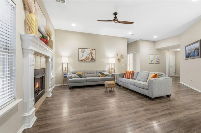 1802 SW E Street, Bentonville, AR 72712