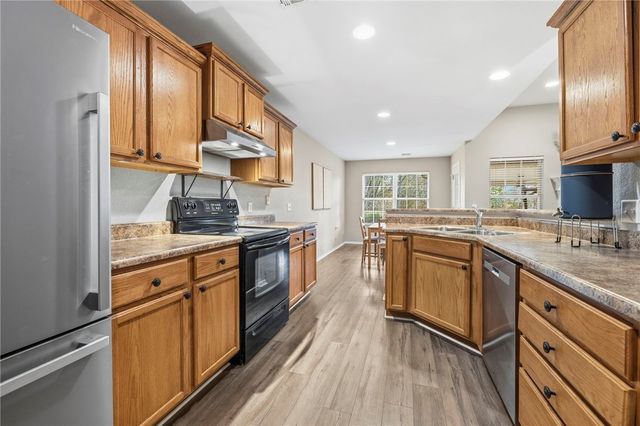 1802 SW E Street, Bentonville, AR 72712