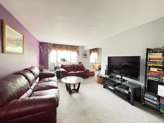 505 Central Avenue 308, White Plains, NY 10606