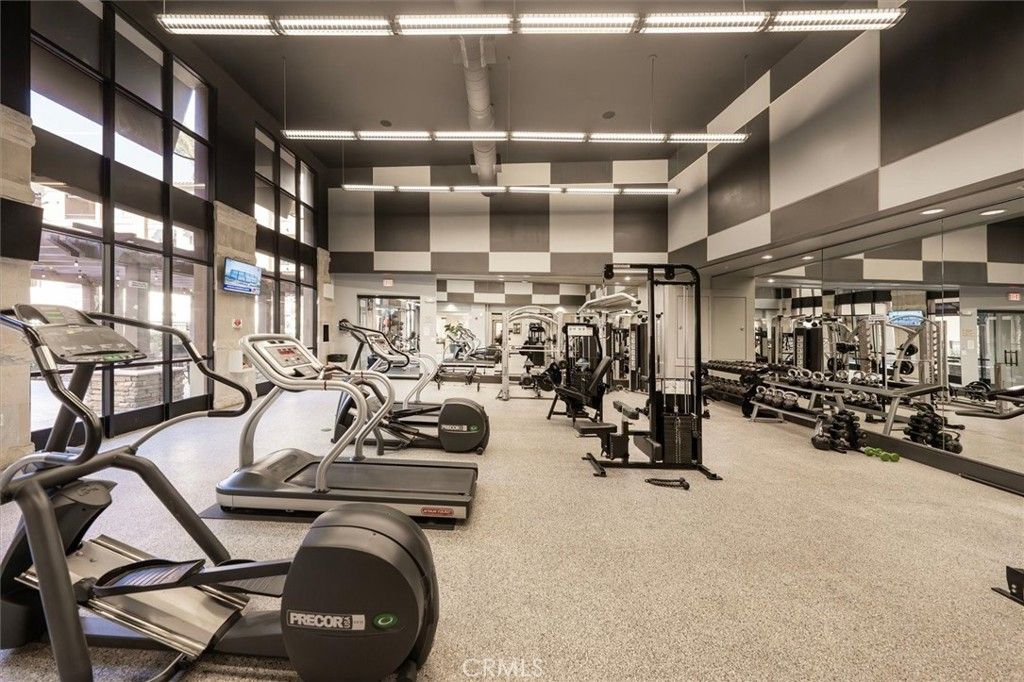 Image 27 of property listing at 24535 Town Center Drive 6402, Valencia, CA 91355
