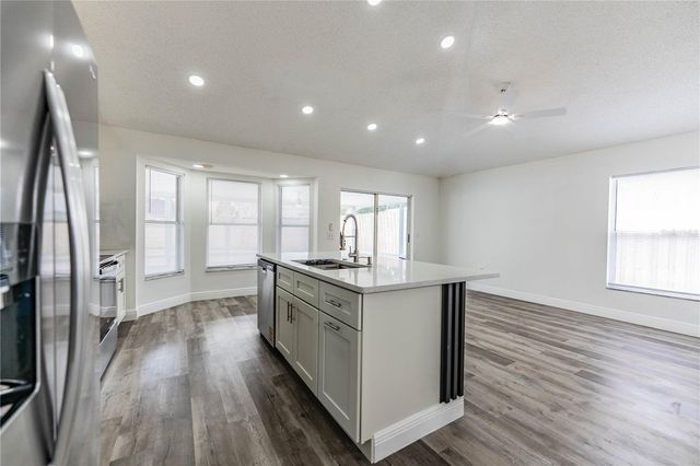 413 VINEYARD DRIVE, Lakeland, FL 33809