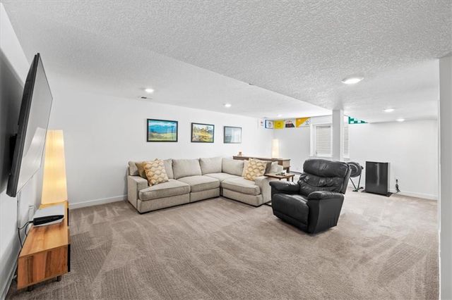 13303 W 180th Terrace, Overland Park, KS 66013