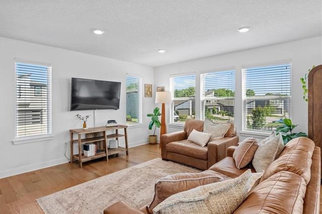 13303 W 180th Terrace, Overland Park, KS 66013
