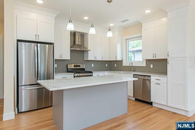 33 Van Dyke Street, Wallington, NJ 07057