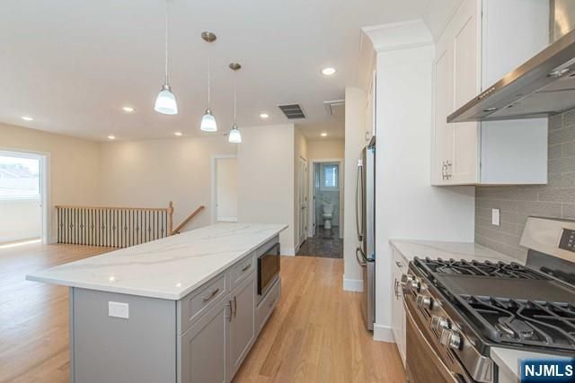 33 Van Dyke Street, Wallington, NJ 07057