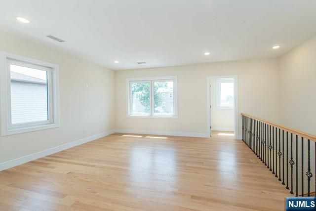 33 Van Dyke Street, Wallington, NJ 07057