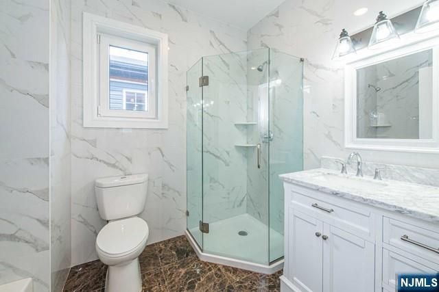 33 Van Dyke Street, Wallington, NJ 07057