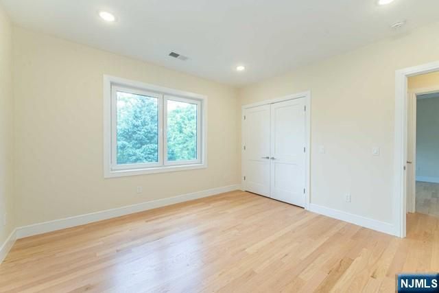33 Van Dyke Street, Wallington, NJ 07057