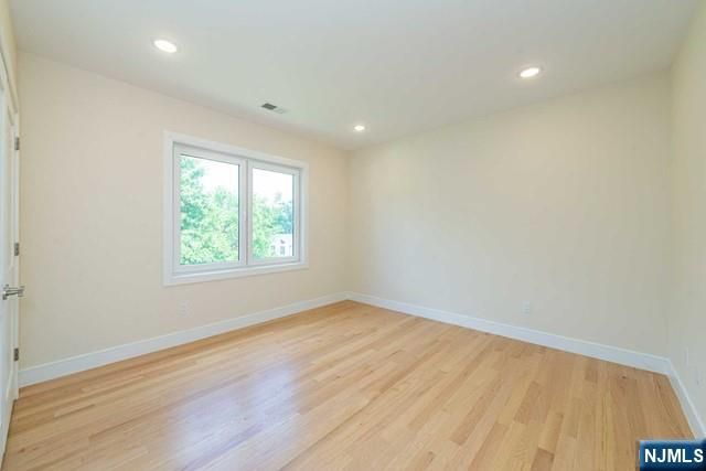 33 Van Dyke Street, Wallington, NJ 07057