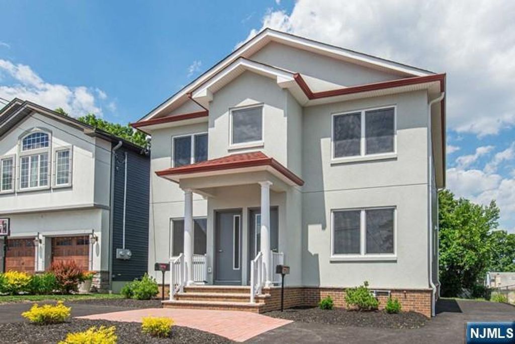 33 Van Dyke Street, Wallington, NJ 07057