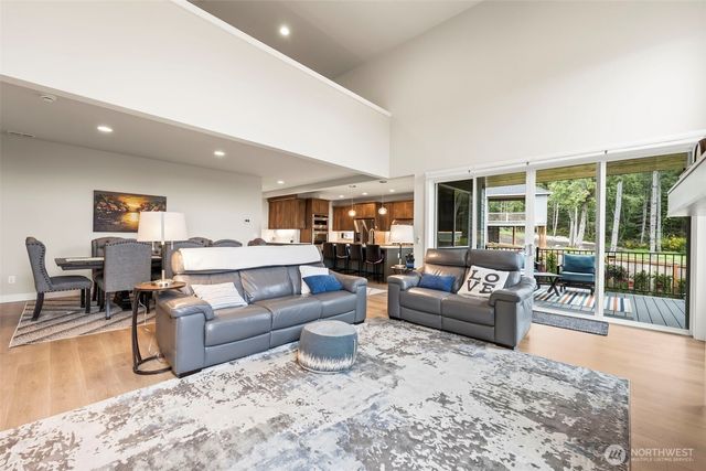 5550 NW Bonfire Court, Bremerton, WA 98312