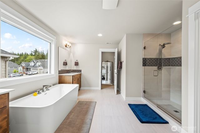 5550 NW Bonfire Court, Bremerton, WA 98312