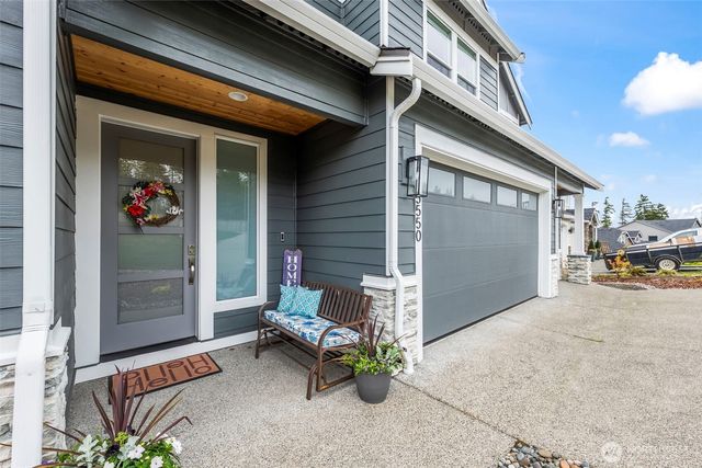 5550 NW Bonfire Court, Bremerton, WA 98312