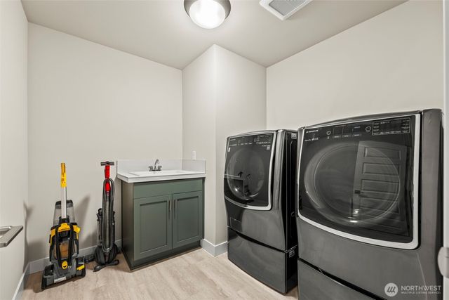5550 NW Bonfire Court, Bremerton, WA 98312