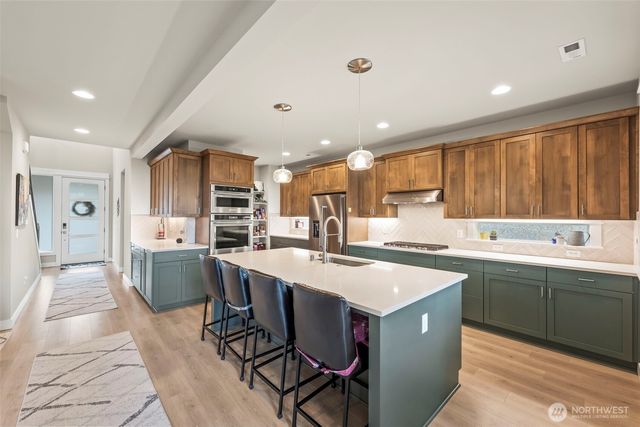 5550 NW Bonfire Court, Bremerton, WA 98312