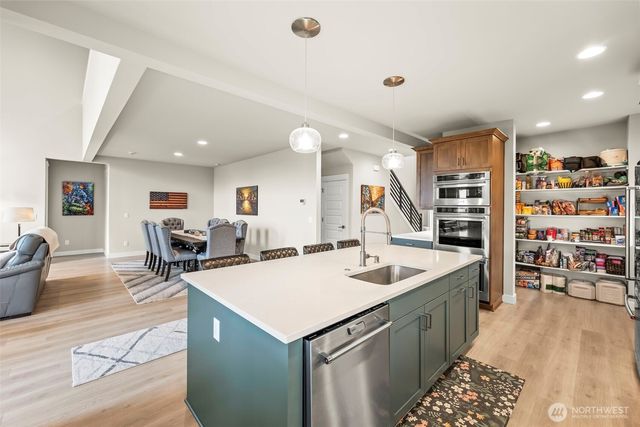 5550 NW Bonfire Court, Bremerton, WA 98312