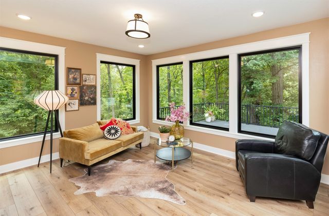 7363 NW Beaver Drive, Johnston, IA 50131