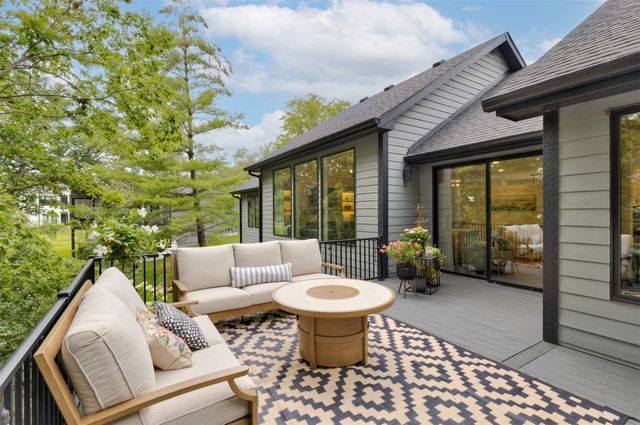7363 NW Beaver Drive, Johnston, IA 50131