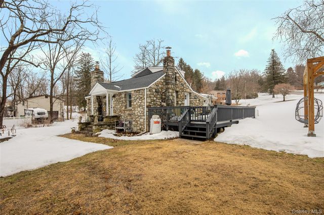 7 Overhill Road, Stormville, NY 12582