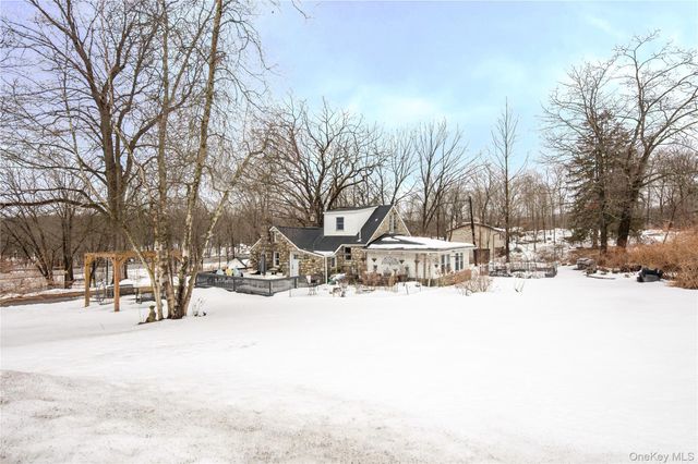 7 Overhill Road, Stormville, NY 12582