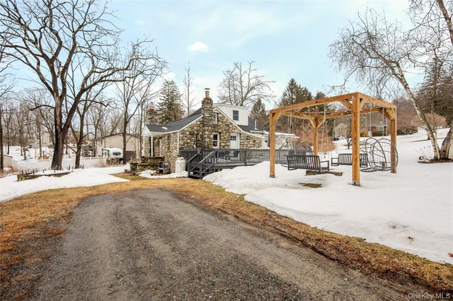 7 Overhill Road, Stormville, NY 12582