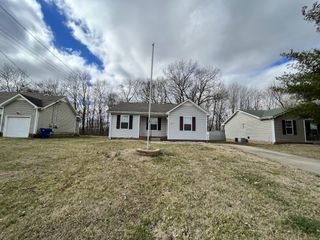 363 Cranklen Cir, Clarksville, TN 37042