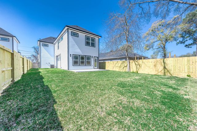 8602 Hoffman Street, Houston, TX 77016