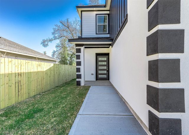 8602 Hoffman Street, Houston, TX 77016