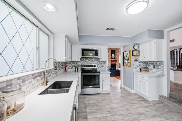 12800 Briar Forest Drive 106, Houston, TX 77077