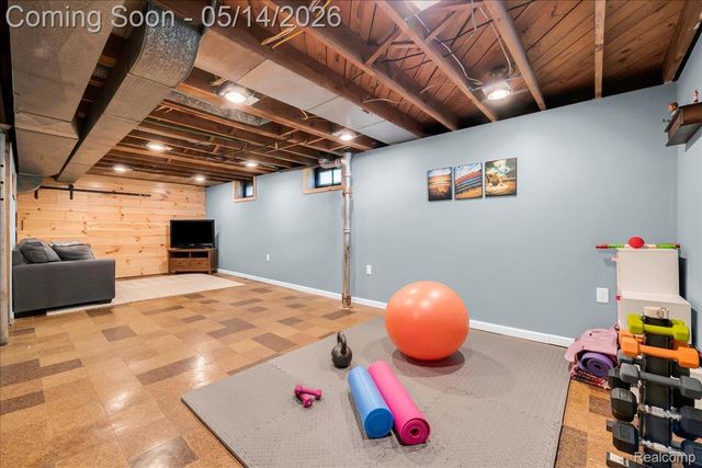 900 N Edison Avenue, Royal Oak, MI 48067
