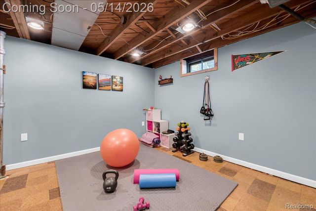 900 N Edison Avenue, Royal Oak, MI 48067