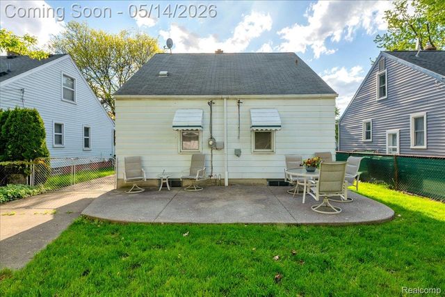 900 N Edison Avenue, Royal Oak, MI 48067