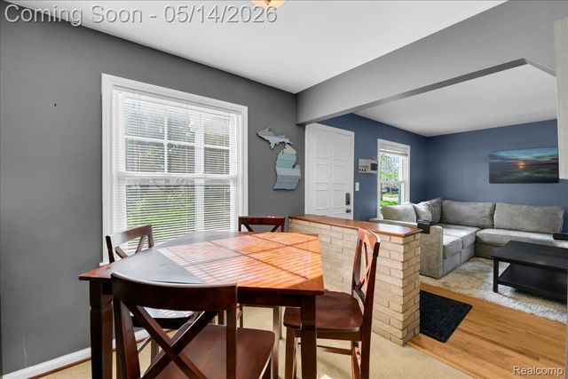 900 N Edison Avenue, Royal Oak, MI 48067