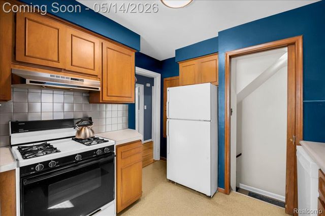 900 N Edison Avenue, Royal Oak, MI 48067