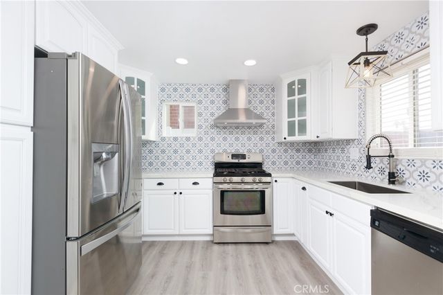 17121 Hague Lane, Huntington Beach, CA 92647