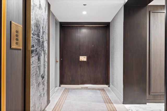 180 E PEARSON Street 4002, Chicago, IL 60611