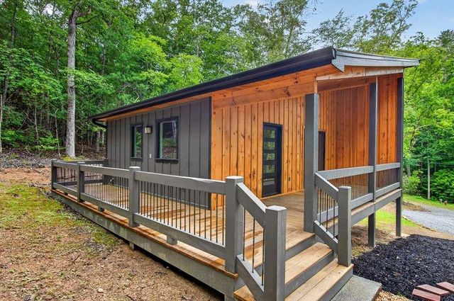 208 McClure Way, Blue Ridge, GA 30513
