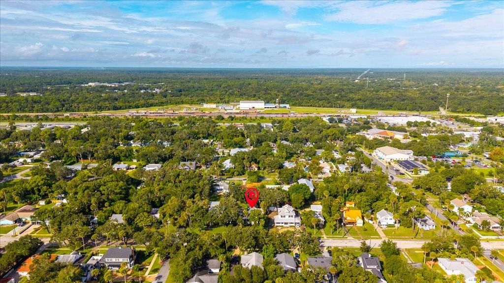 Image 6 of property listing at 1116 MAGNOLIA STREET, New Smyrna Beach, FL 32168