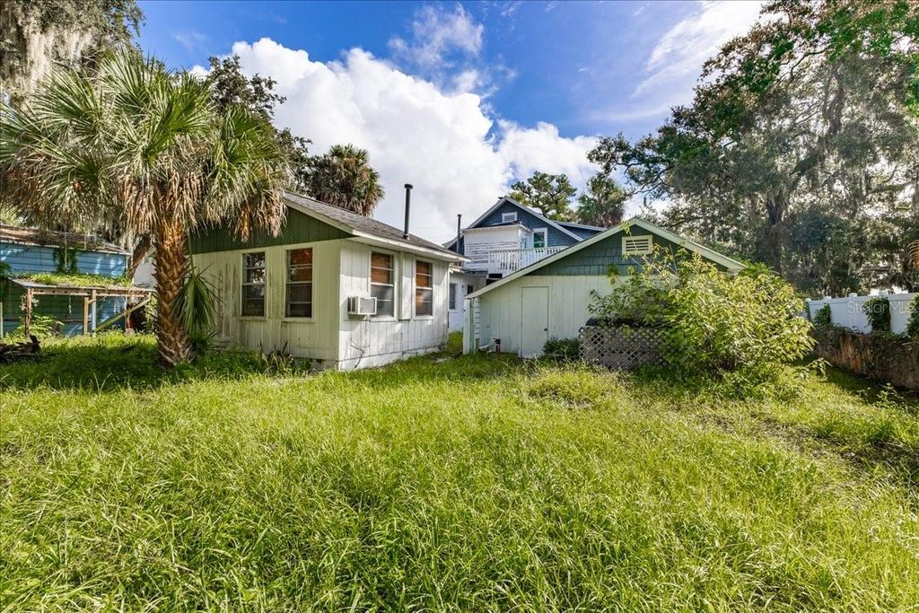 Image 8 of property listing at 1116 MAGNOLIA STREET, New Smyrna Beach, FL 32168