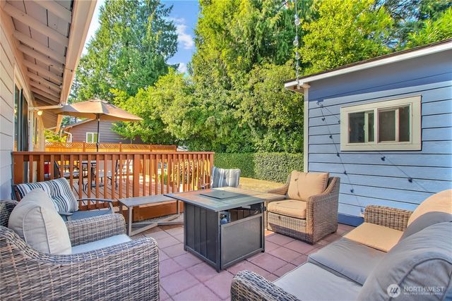 16817 15th Avenue NE, Shoreline, WA 98155