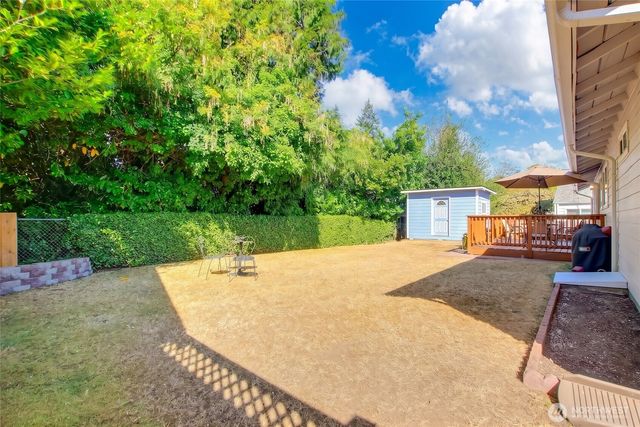 16817 15th Avenue NE, Shoreline, WA 98155