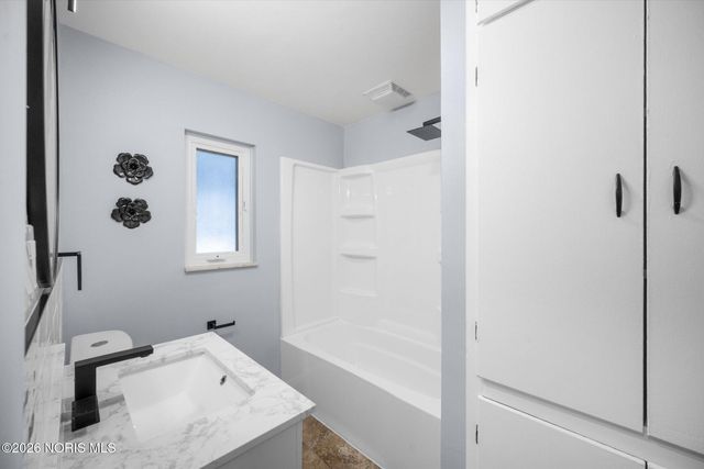 5143 Fairgreen Drive, Toledo, OH 43613