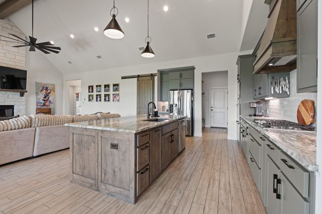 6048 Bella Terra Lane, Godley, TX 76044